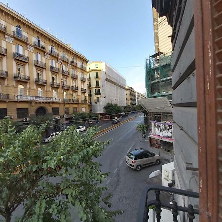 Dormire A Napoli Centro Holiday House Casa Vacanza Exterior photo