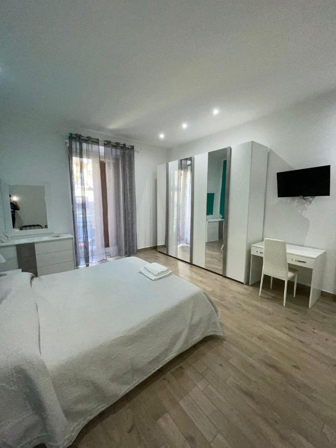 Dormire A Napoli Centro Holiday House Casa Vacanza Exterior photo