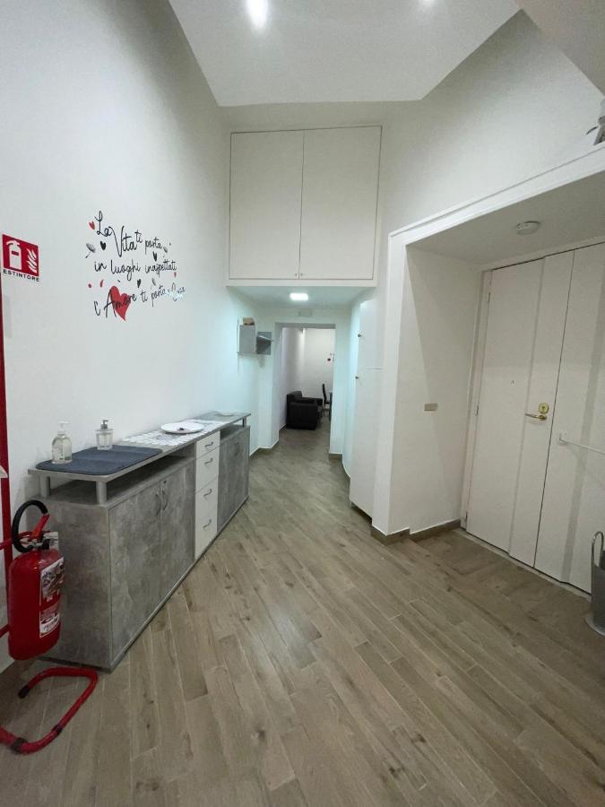 Dormire A Napoli Centro Holiday House Casa Vacanza Exterior photo