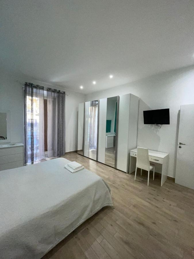Dormire A Napoli Centro Holiday House Casa Vacanza Exterior photo