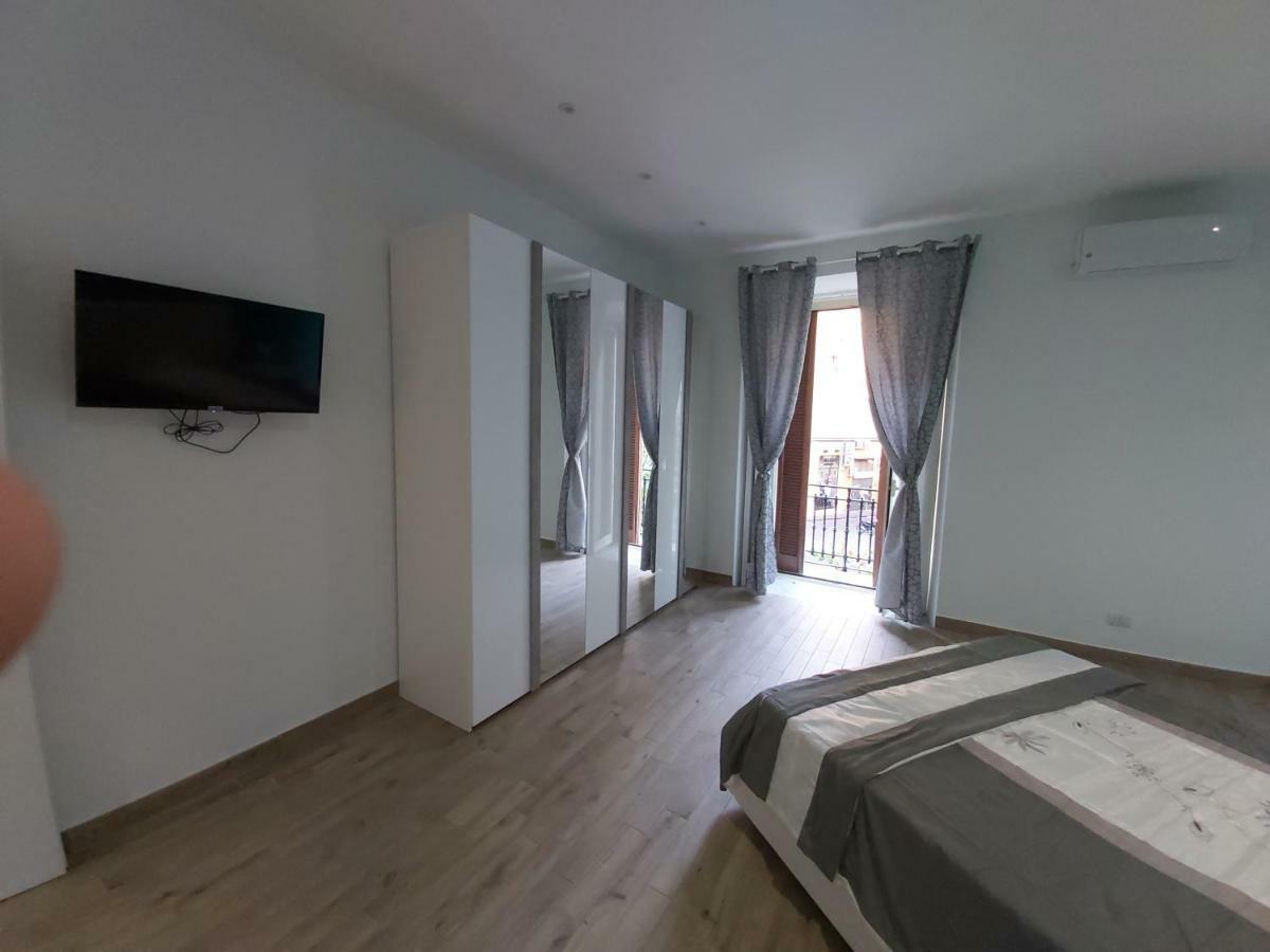 Dormire A Napoli Centro Holiday House Casa Vacanza Exterior photo